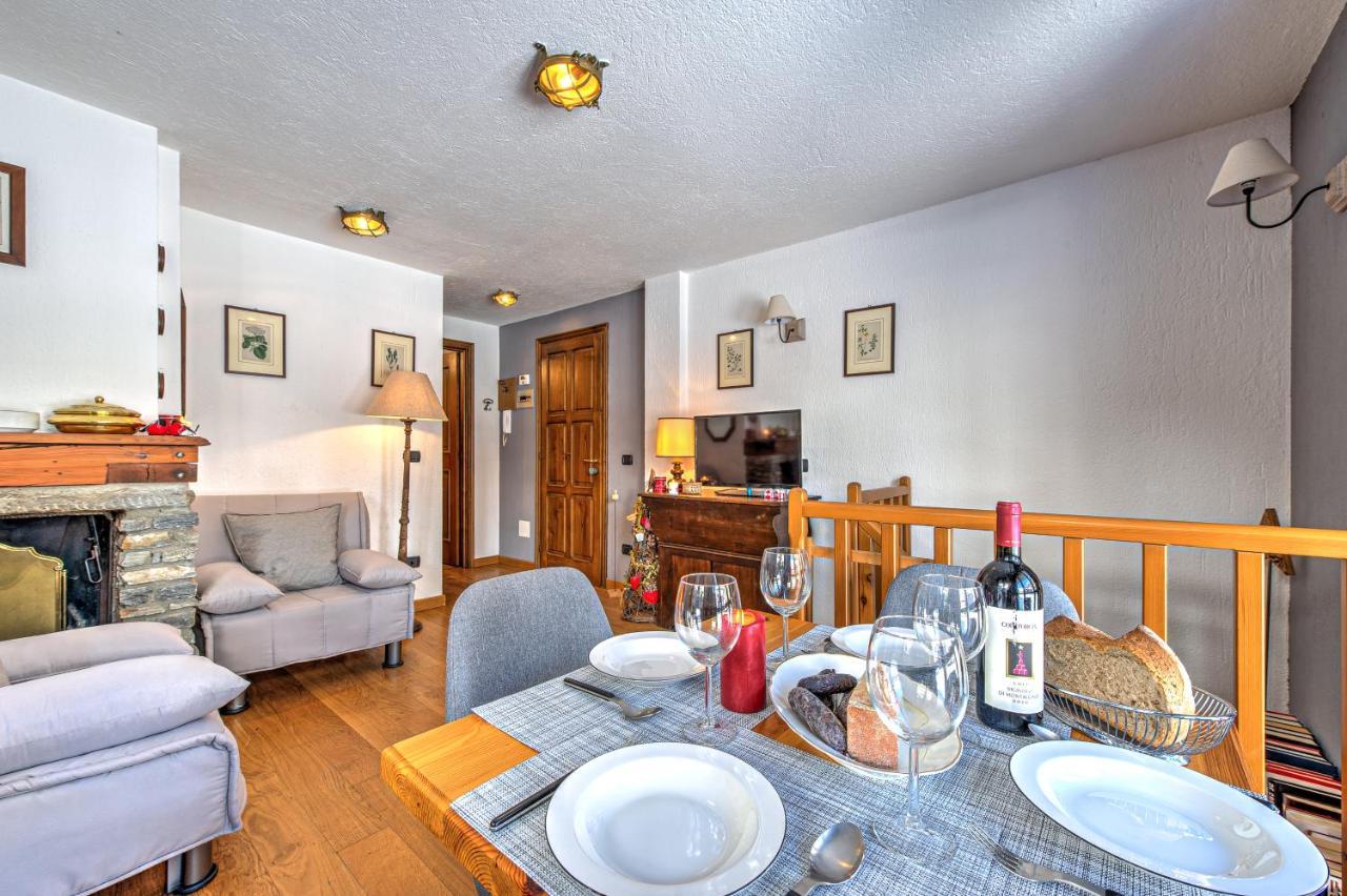 Casa Julie - Accogliente Rifugio Nella Quiete - Cour 0157 Apartment Courmayeur Luaran gambar