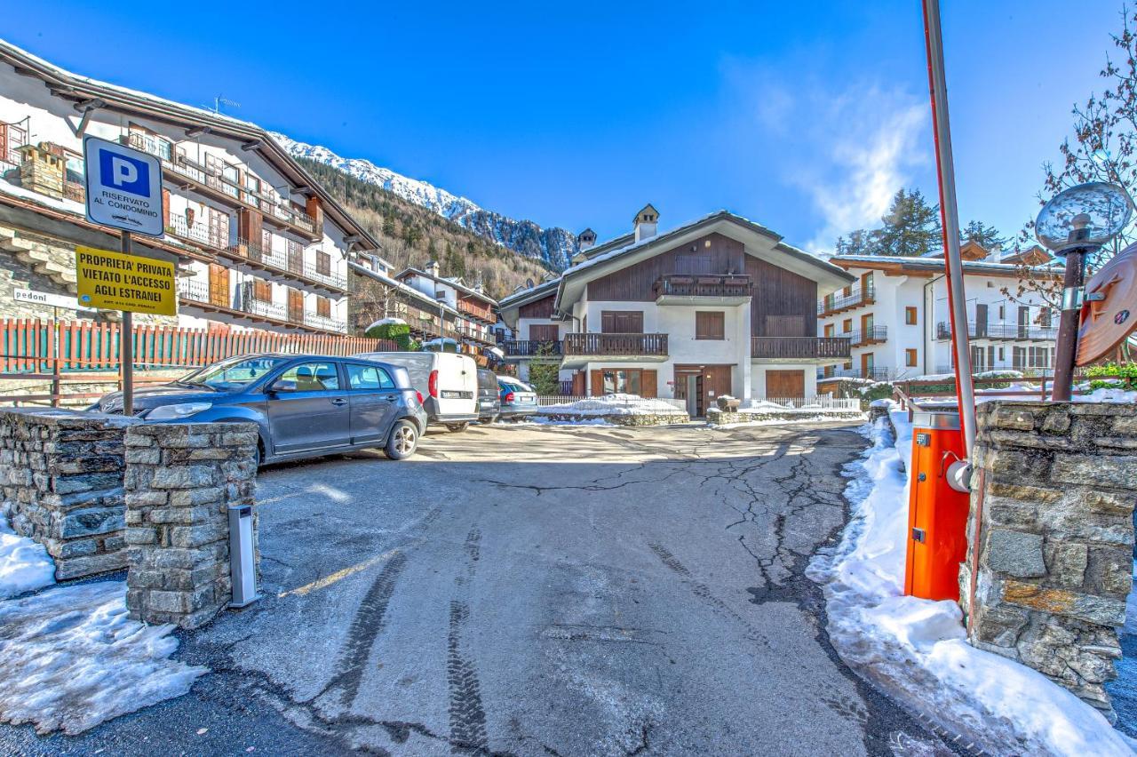 Casa Julie - Accogliente Rifugio Nella Quiete - Cour 0157 Apartment Courmayeur Luaran gambar